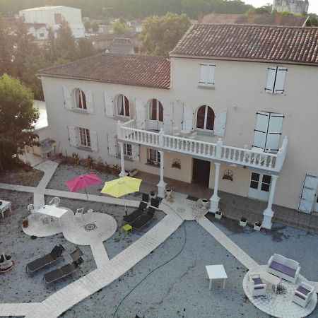 Le Clos Des Cedres B&B ラ・ロシュフコー エクステリア 写真