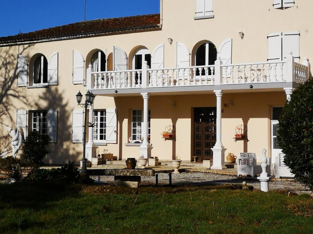 Le Clos Des Cedres B&B ラ・ロシュフコー エクステリア 写真