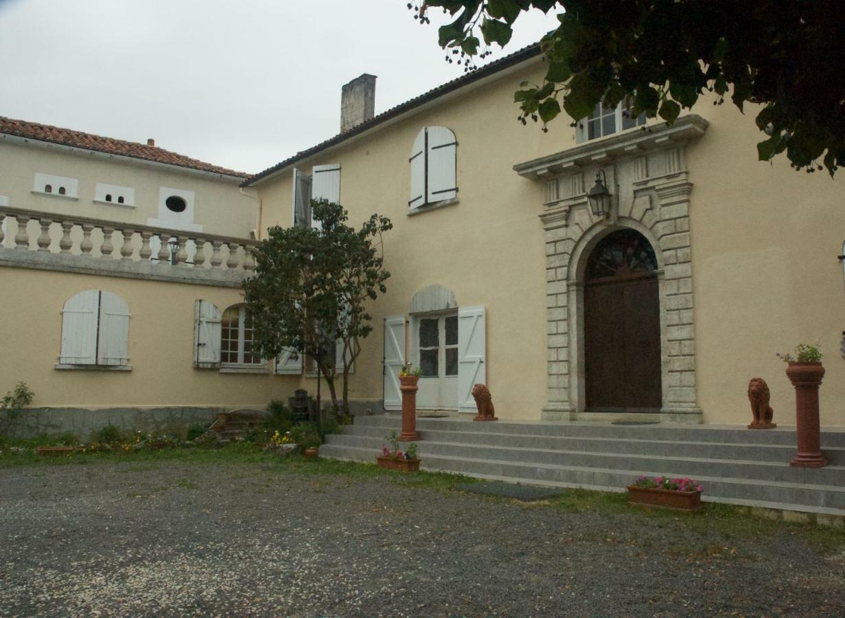 Le Clos Des Cedres B&B ラ・ロシュフコー エクステリア 写真