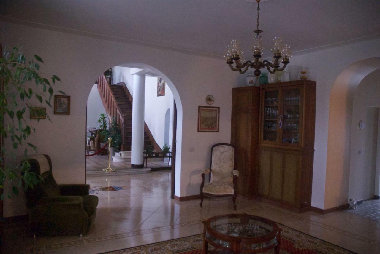 Le Clos Des Cedres B&B ラ・ロシュフコー エクステリア 写真