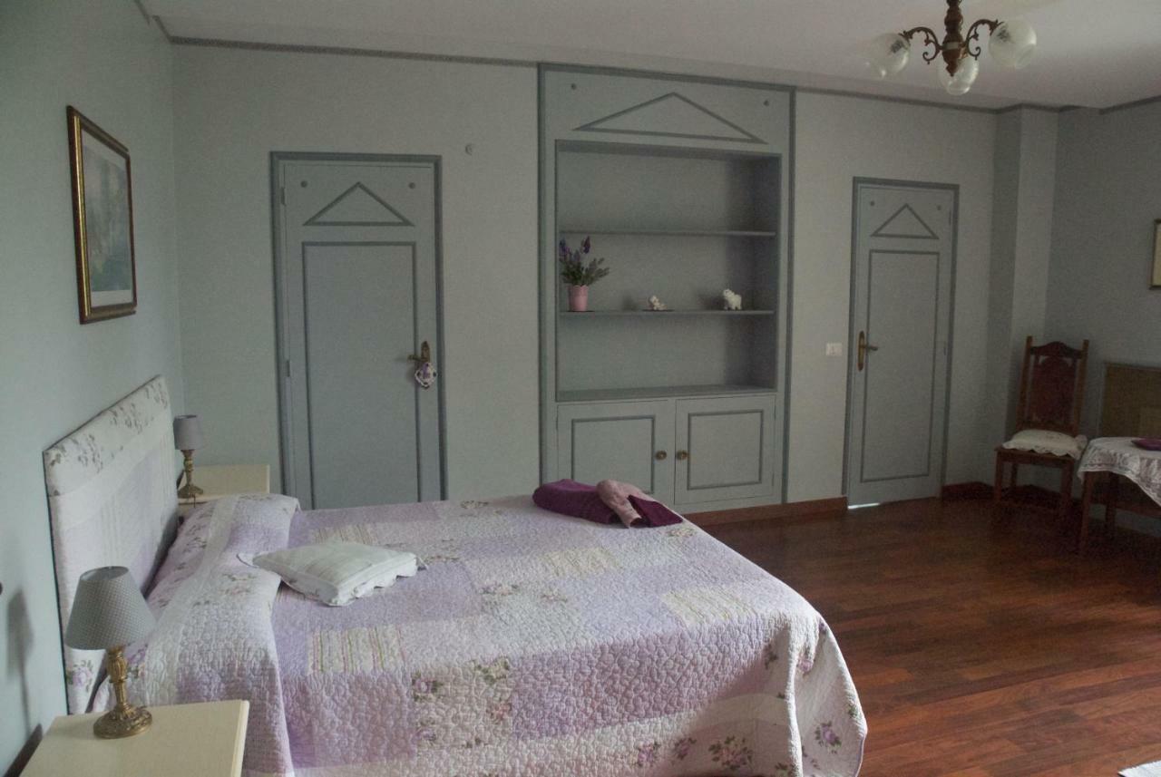 Le Clos Des Cedres B&B ラ・ロシュフコー エクステリア 写真