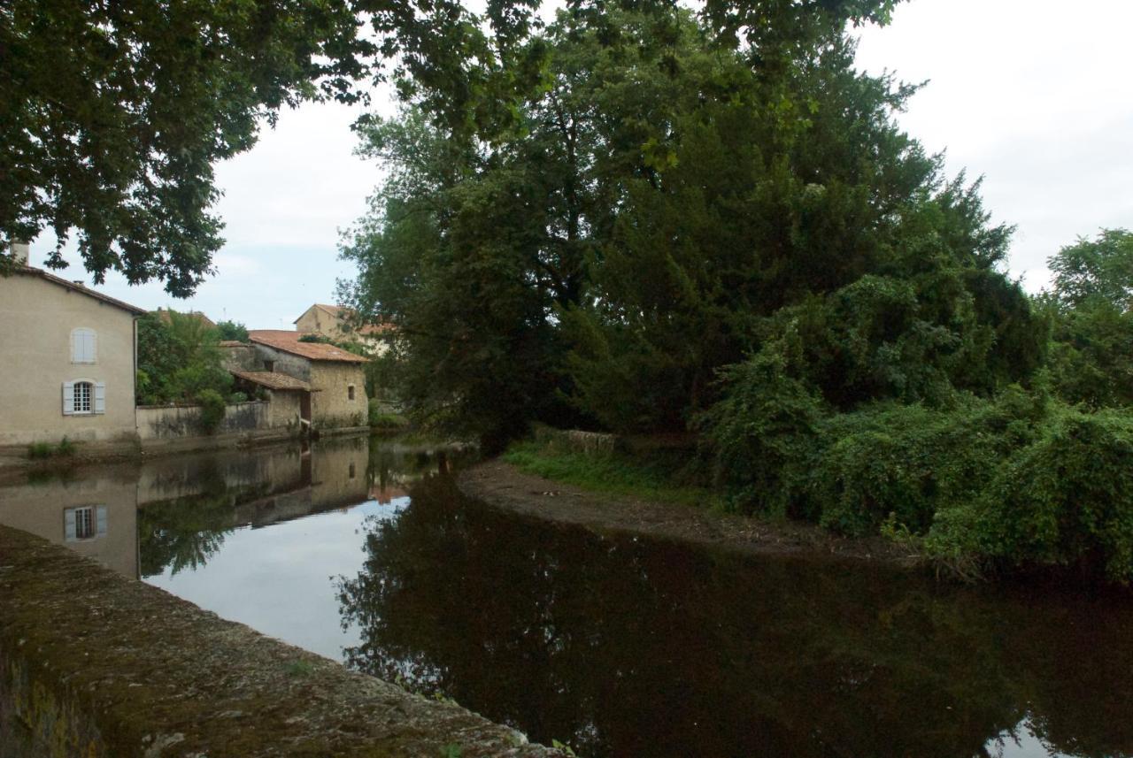 Le Clos Des Cedres B&B ラ・ロシュフコー エクステリア 写真