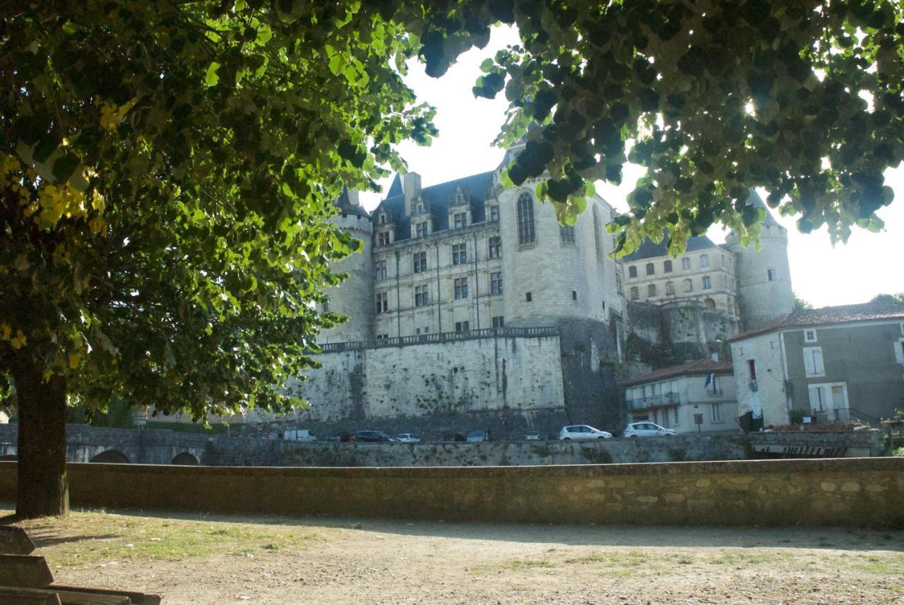 Le Clos Des Cedres B&B ラ・ロシュフコー エクステリア 写真