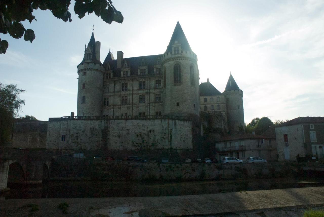 Le Clos Des Cedres B&B ラ・ロシュフコー エクステリア 写真