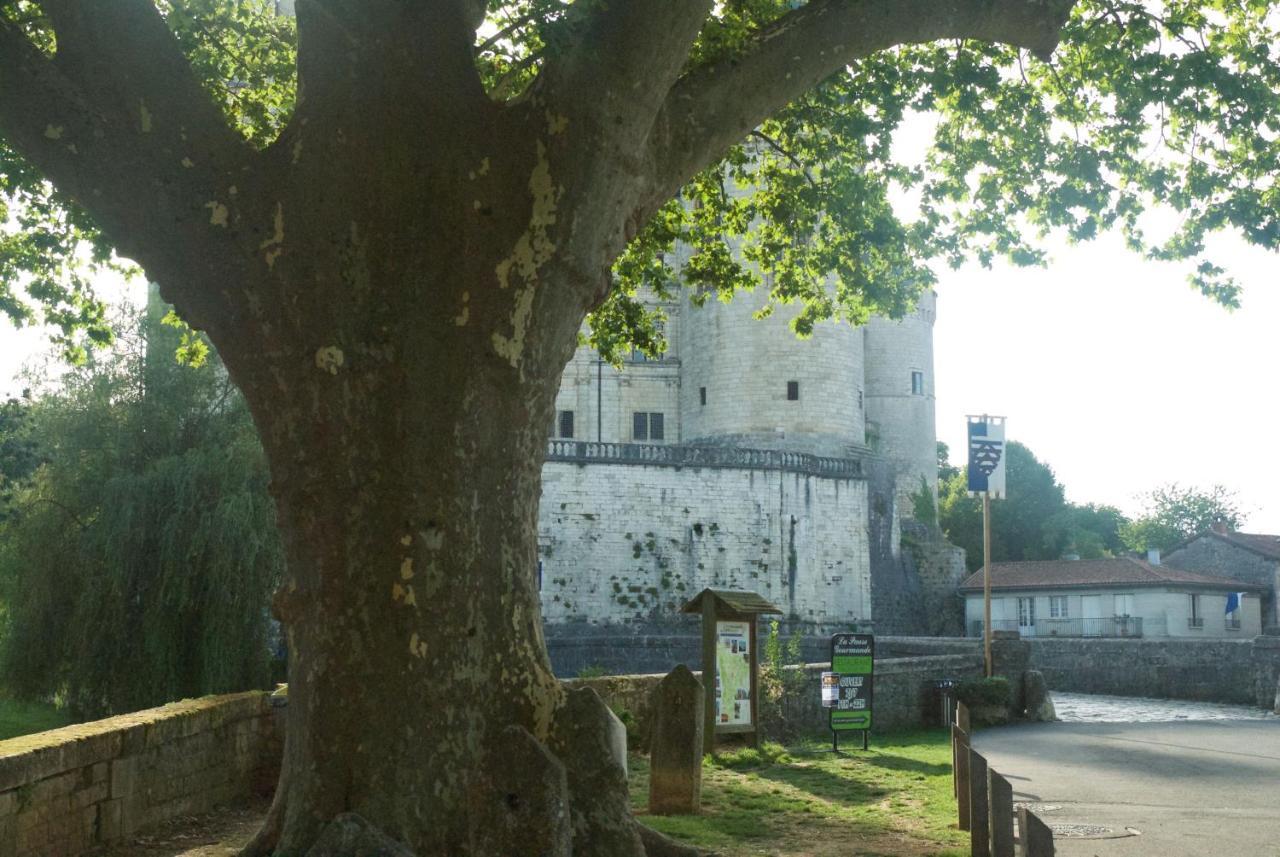 Le Clos Des Cedres B&B ラ・ロシュフコー エクステリア 写真